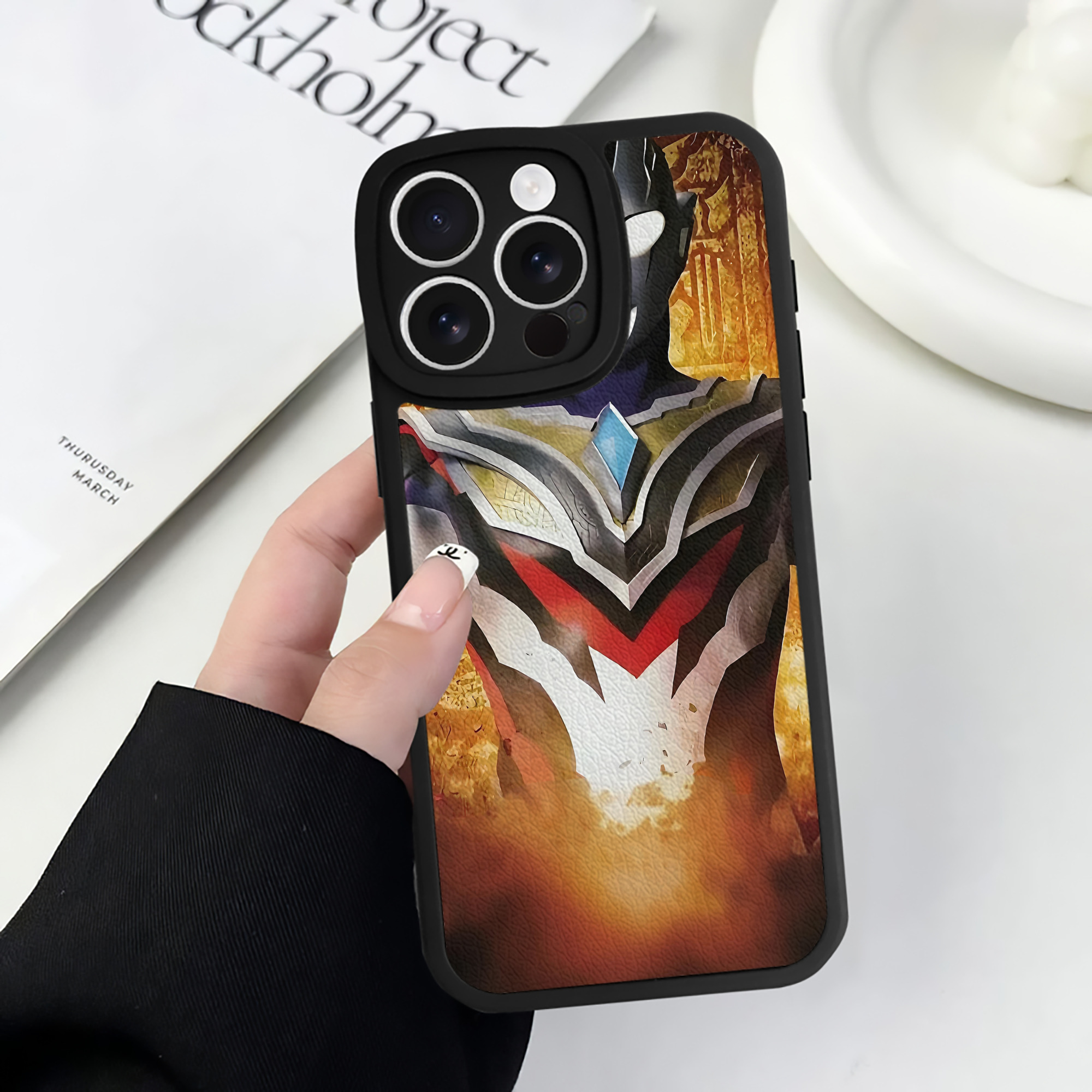 （画像用） ウルトラマン Ultraman 【iPhone 16シリーズ対応】シリコンスマホケース（レザー調） 材質：シリコン